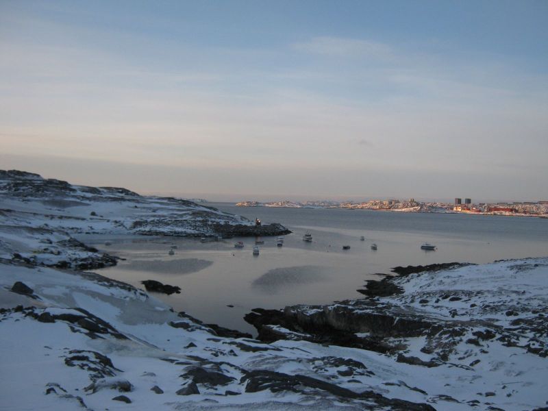 2010-01-15-1048_Fra gåture i Nuuk_-