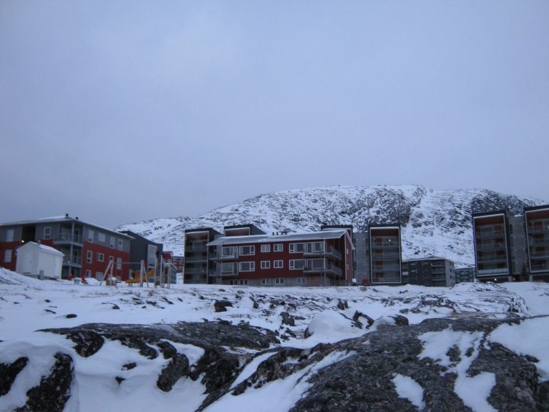 2010-01-18-0956_Fra gåture i Nuuk_Pupik