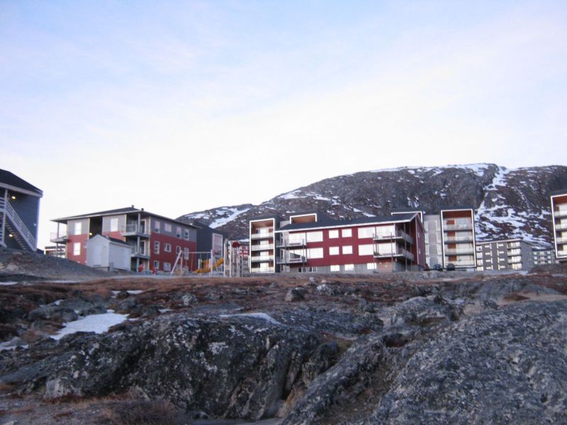 2010-02-03-1631_Fra gåture i Nuuk_Pupik