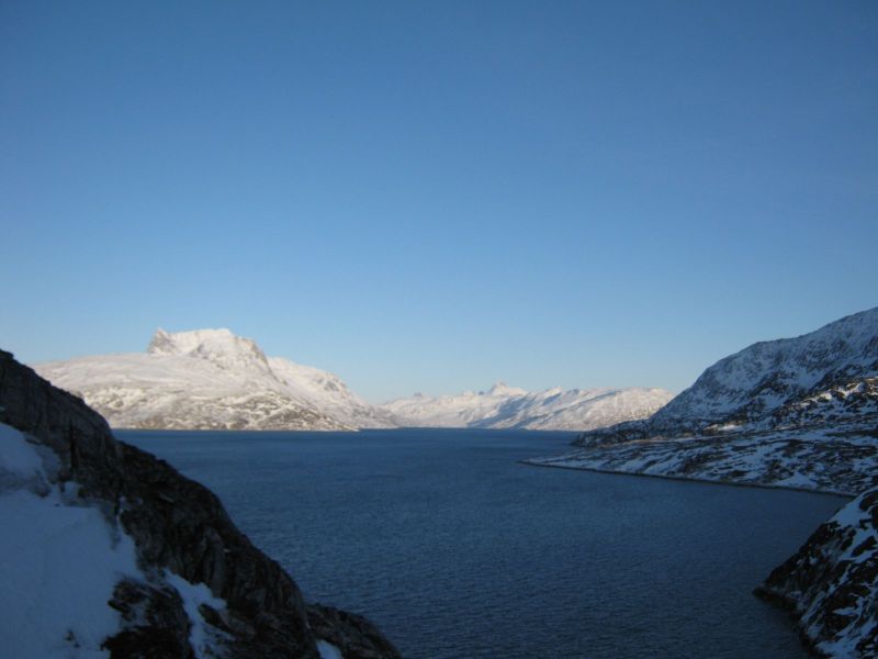 2010-02-06-1413_Fra gåture i Nuuk_Nuuk; Sermitsiaq; Udsigt i Nuuk