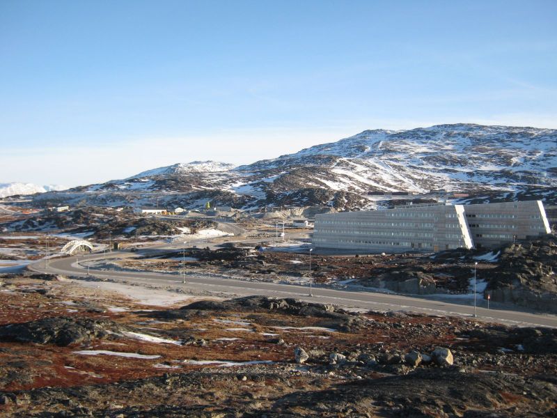 2010-02-07-1255_Fra gåture i Nuuk_-
