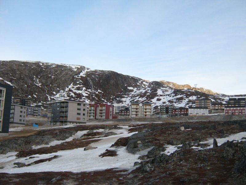 2010-02-08-1115_Fra gåture i Nuuk_-