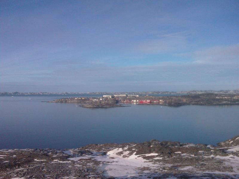 2010-02-17-1129_Fra gåture i Nuuk_-