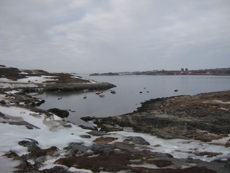 2010-02-24-1009_Inderste af bugten i Qinnqorput med både_Båd; Både; Djanco; Nuuk; Udsigt i Nuuk