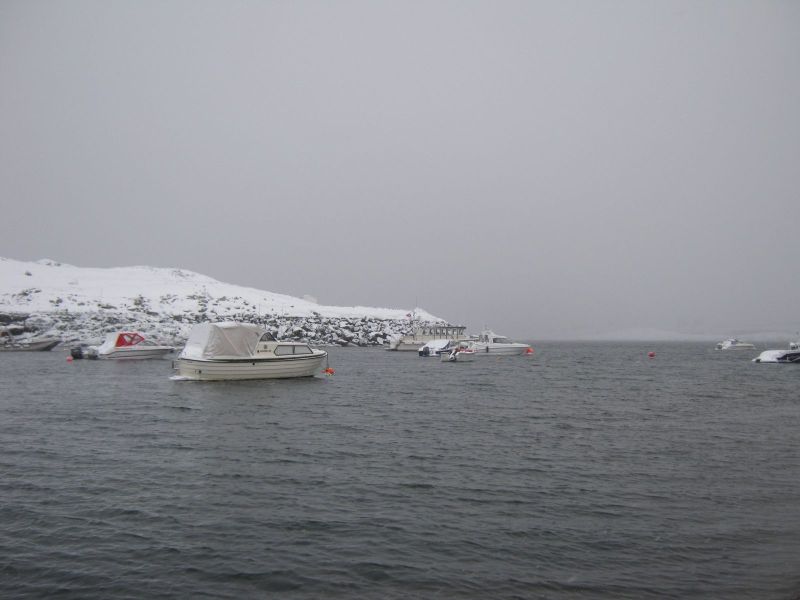 2010-03-03-1549_Inderste af bugten i Qinnqorput med både_Båd; Både; Nuuk; Udsigt i Nuuk