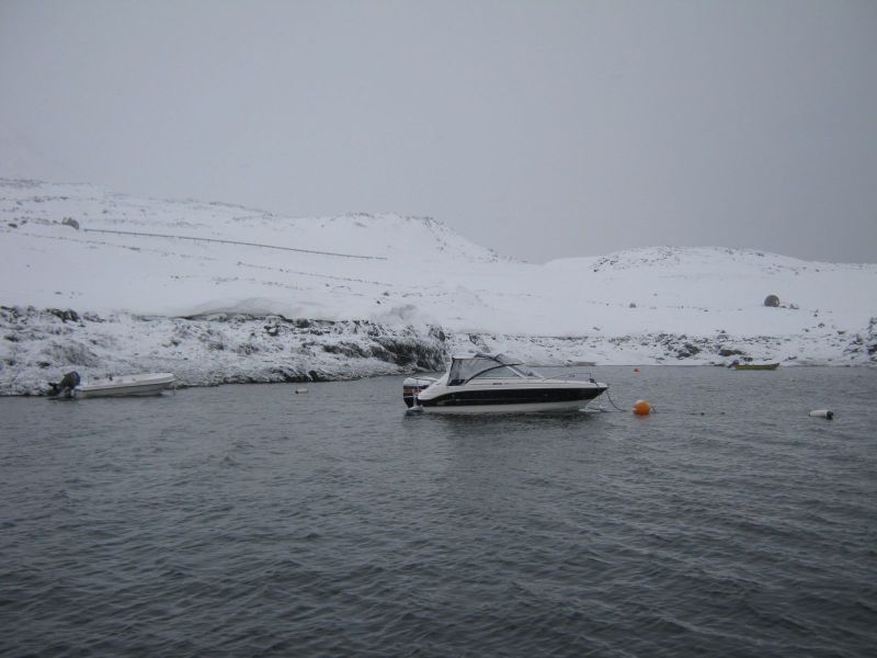 2010-03-03-1549_Inderste af bugten i Qinnqorput med både_Båd; Både; Nuuk; Udsigt i Nuuk_2