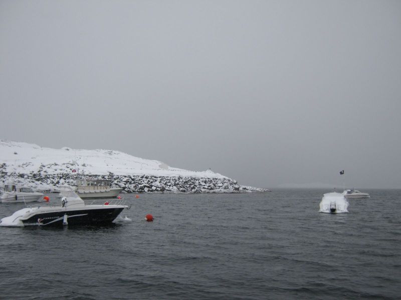 2010-03-03-1551_Inderste af bugten i Qinnqorput med både_Båd; Både; Nuuk; Udsigt i Nuuk