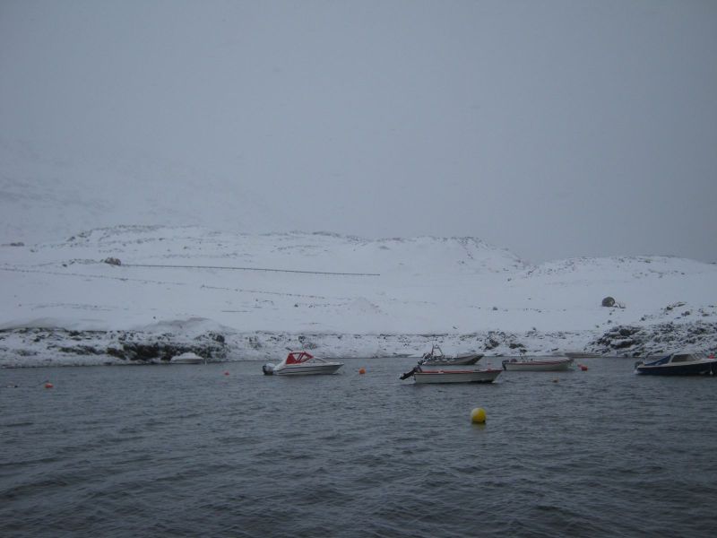 2010-03-03-1551_Inderste af bugten i Qinnqorput med både_Båd; Både; Nuuk; Udsigt i Nuuk_2