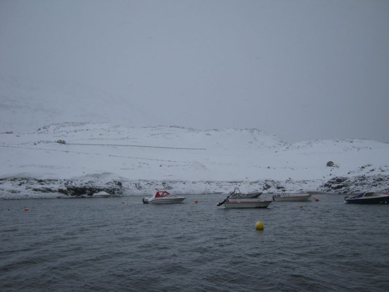 2010-03-03-1551_Inderste af bugten i Qinnqorput med både_Båd; Både; Nuuk; Udsigt i Nuuk_2