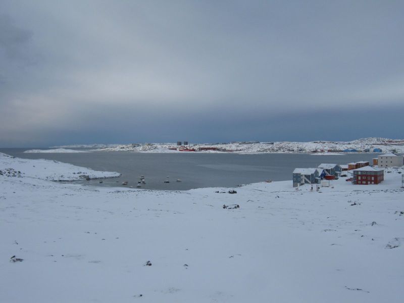 2010-03-05-1039_Inderste af bugten i Qinnqorput med både_Nuuk; Udsigt i Nuuk