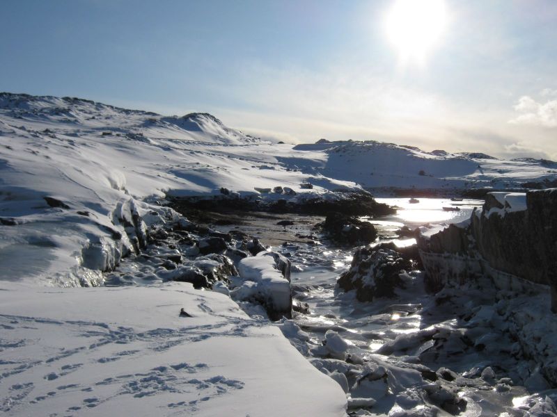 2010-03-05-1523_Inderste af bugten i Qinnqorput med både_Nuuk; Udsigt i Nuuk
