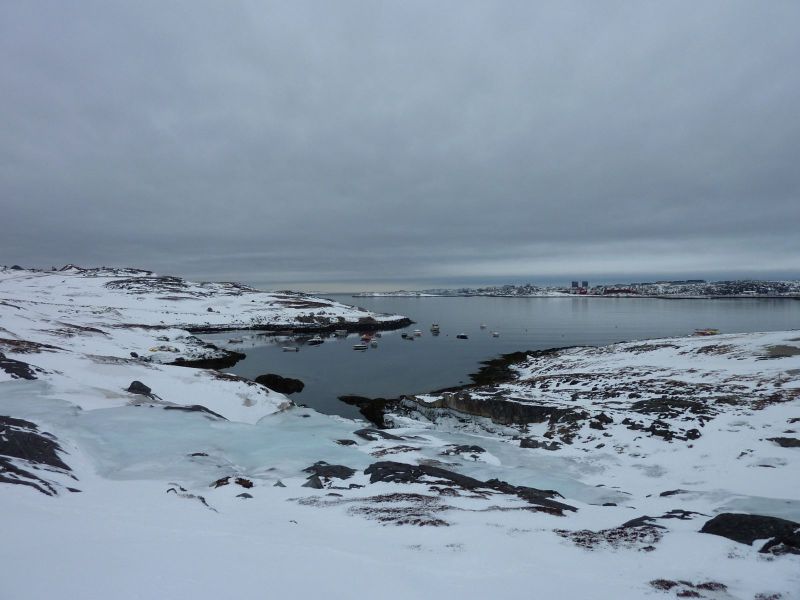 2010-03-09-0906_Inderste af bugten i Qinnqorput med både_Båd; Både; Nuuk; Udsigt i Nuuk