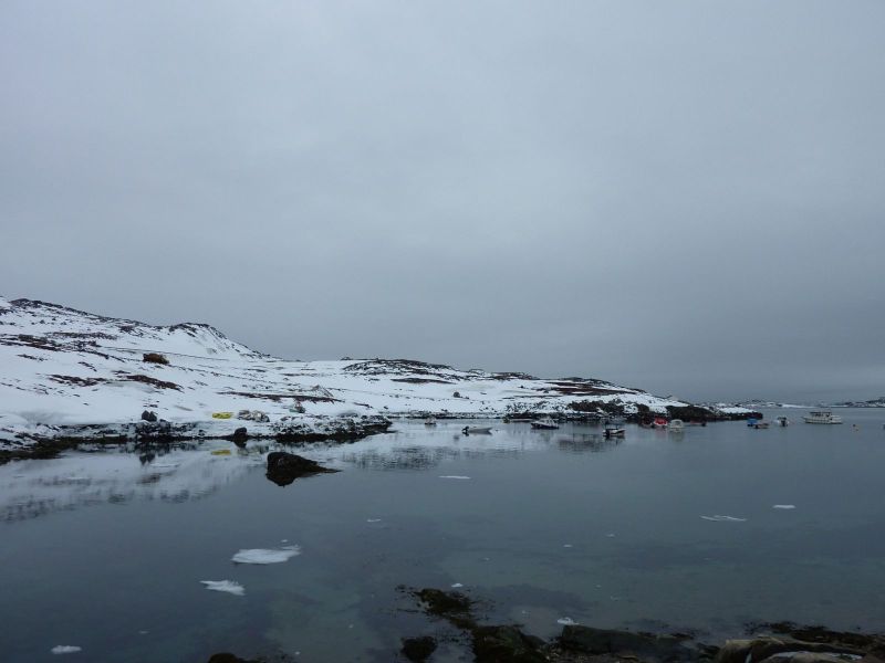 2010-03-09-1539_Inderste af bugten i Qinnqorput med både_Båd; Både; Nuuk; Udsigt i Nuuk