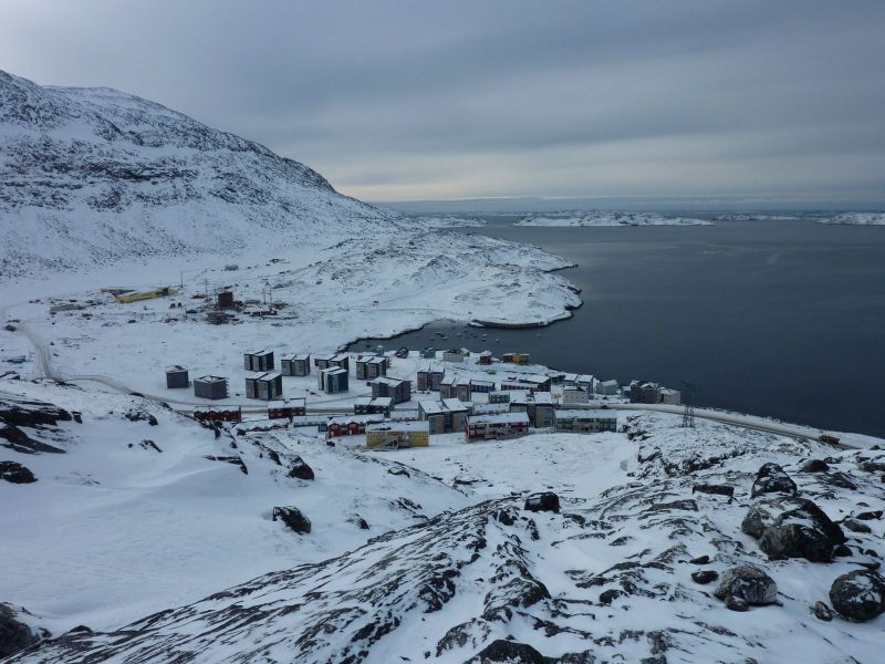 2010-03-16-1024_Inderste af bugten i Qinnqorput med både_Nuuk; Udsigt i Nuuk