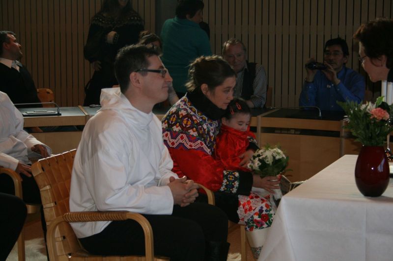 2010-04-14-1006_Bryllup; Djanco; Dorthe Telling; Johannes Telling; John og Nuka; Karina Klausen; Lisa Christiansen;