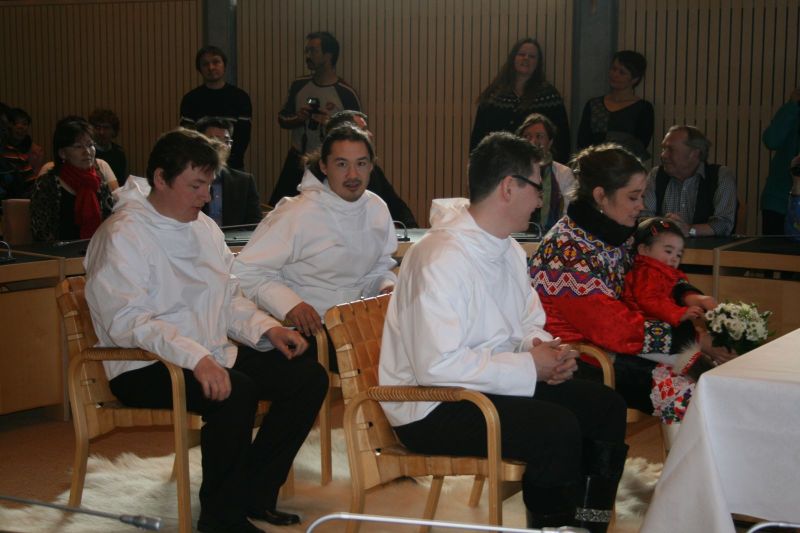 2010-04-14-1006_Bryllup_Aqqaluk Eugenius; Bryllup; Dorthe Telling; GÃ¥tur; Gåtur; Hans-Jakob _Aqqaluk_ Platou; Johannes Tel