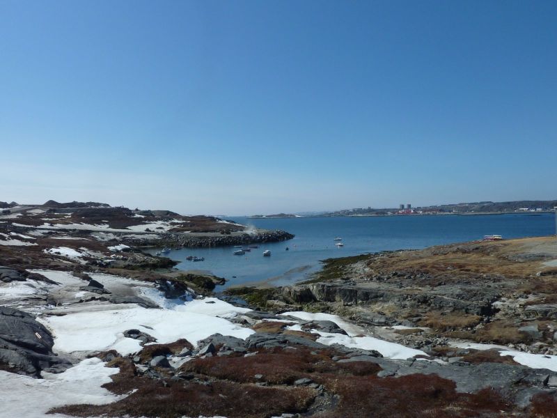 2010-04-29-1326_Inderste af bugten i Qinnqorput med både_Balto; Djanco; Nuuk; Udsigt i Nuuk