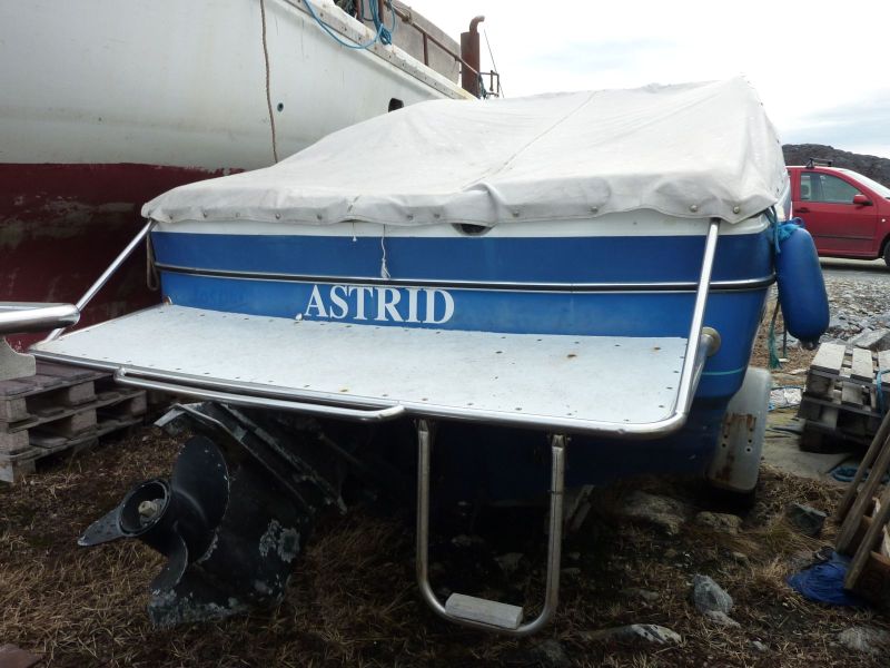 2010-05-08-1852_-_Båd_2