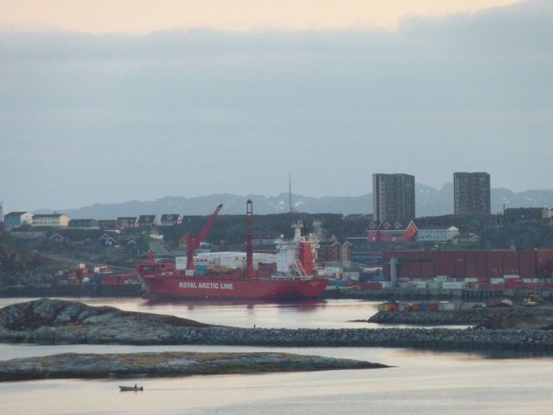 Ral-skib og havn