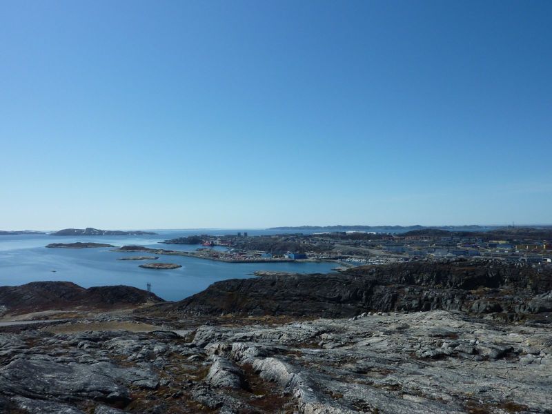 2010-05-17-1359_Gåtur_Havn; Nuuk; Udsigt i Nuuk