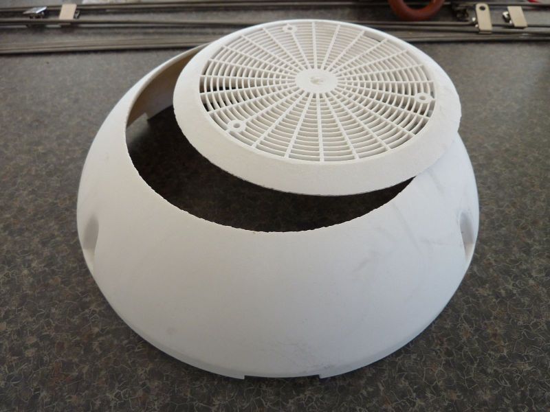 2010-05-18-1711_Imzadis gamle ventilationsdække_Ventilationsdække_2