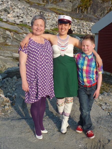 Dimissionsfest i Nuuk
Mette Labansen, Ivalo Lynge Labansen og Rumle Labansen