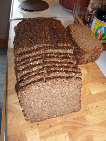 2010-07-15-1951_Marens rugbrød_Rugbrød