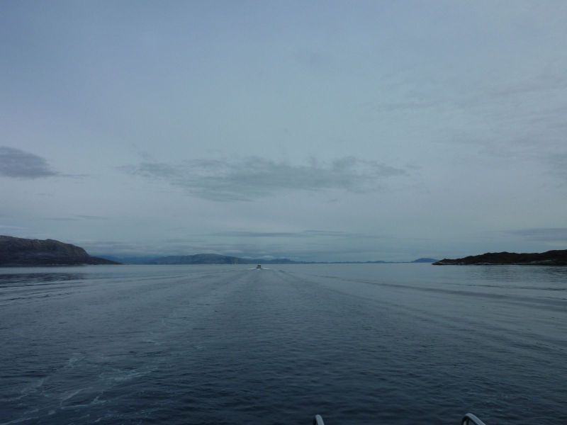 2010-07-23-1801_På vej til Sermilik Med Ruder 3_Qarajat; Sejltur