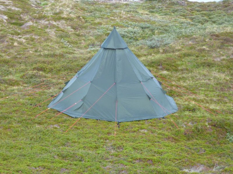 2010-08-01-0650_-_Telt; Teltlejr