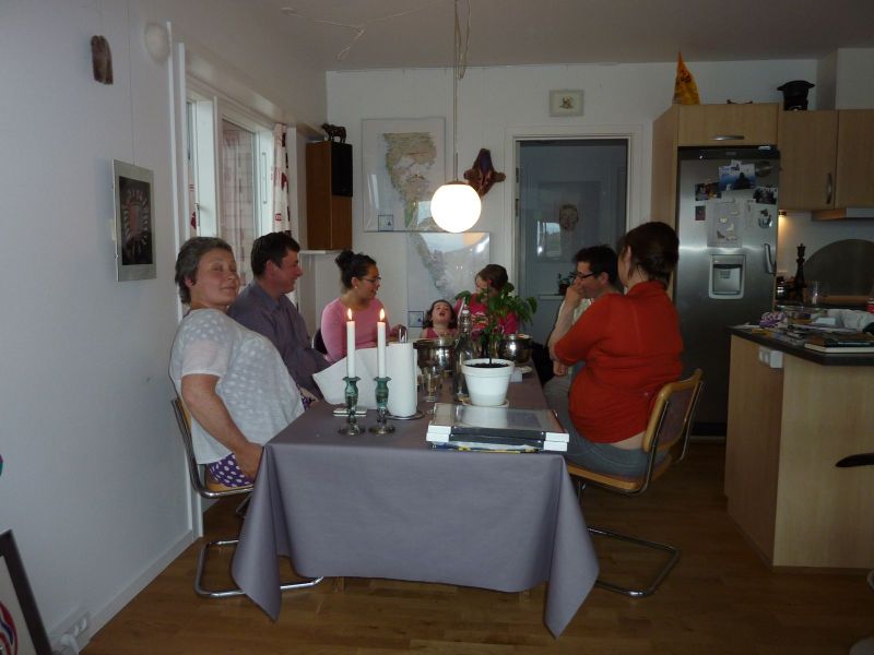 2010-07-29-1904_-_Jesper Eugenius Labansen; Maritha Eugenius Labansen; Martha _Nuka_ Platou; Mette Labansen; Qupanuk _3