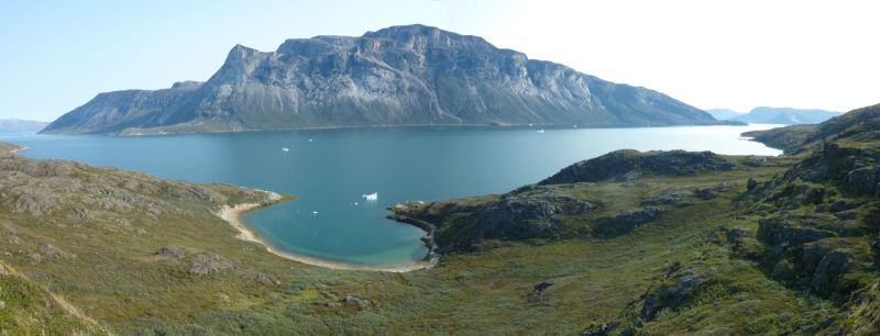 2010-08-06-1326_Nødhavn i Kapisillit-fjorden_Nødhavn; Terræn