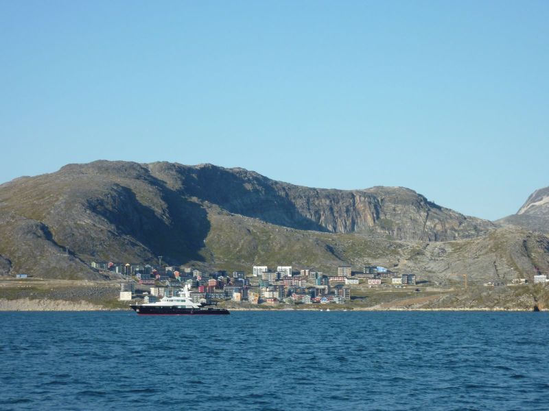 2010-08-06-1935_-_Qinnqorput; Skib
