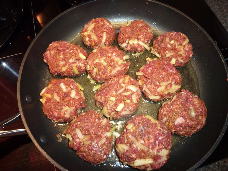 Resndyrfrikadeller