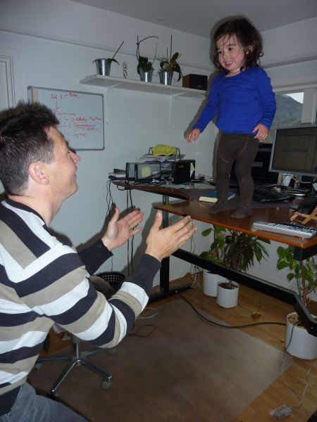Jesper leger med Qupanuk