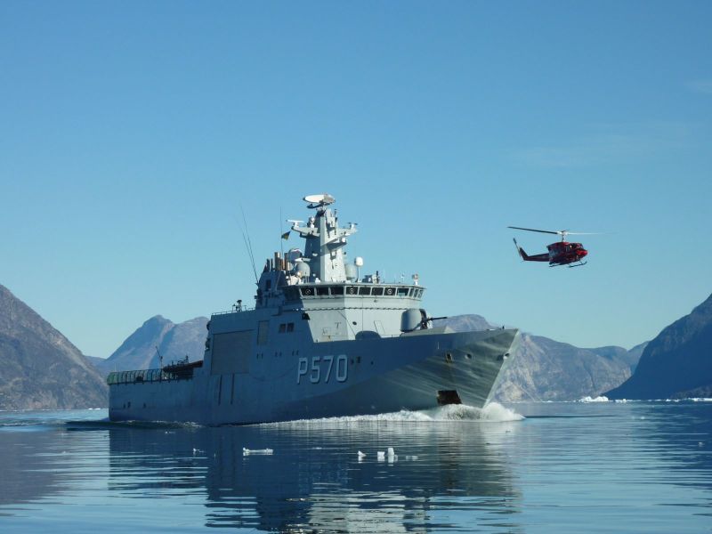 2010-09-19-1629_-_Bell 212; Helikopter; Inspektionsskib_3