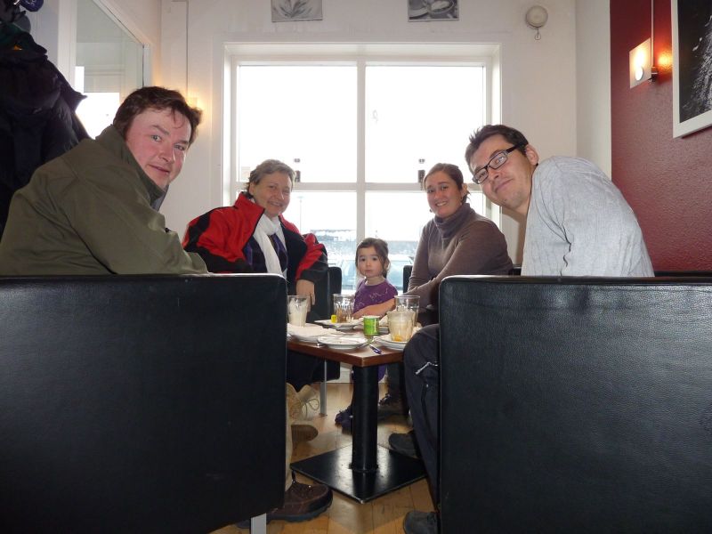 2010-11-20-1312_-_Jesper Eugenius Labansen; Maritha Eugenius Labansen; Mette Labansen; Qupanuk Eugenius Labansen; Sør