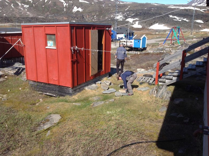 Stentrappe til udhus forberedes