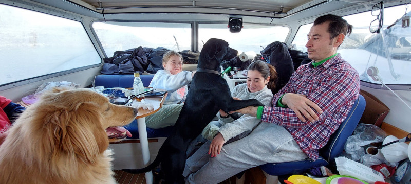 2022-10-14-1257_Bedste_1-Gode_1-Hund_Alma-Hund_Emily-People_Jesper-Labansen-People_Qupanuk-Eugenius-Labansen-