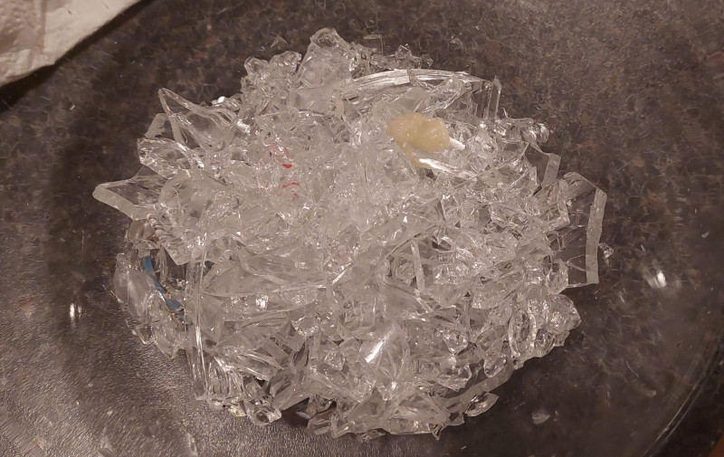 En glasskål splintrede da den blev sat i opvaskeren
