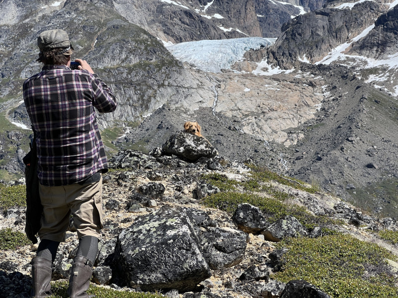 2023-06-30-1325_Gode_1-Hund_Emily-People_Soeren-Labansen