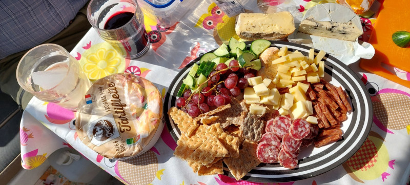 2023-07-07-1743_Gode_1-Mad-Mad_Ostebord