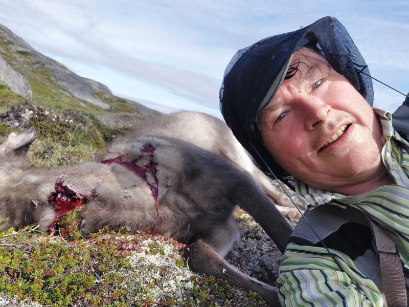 2023-08-01-1139_Bedste_1-Begivenhed_Trofae-Dyr_Rensdyr-People_Soeren-Labansen