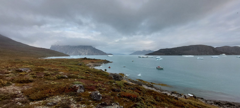 2023-09-08-1842_Baad_Maru-Fuglefjeldet-Gode_1-Sted_Overblik_01