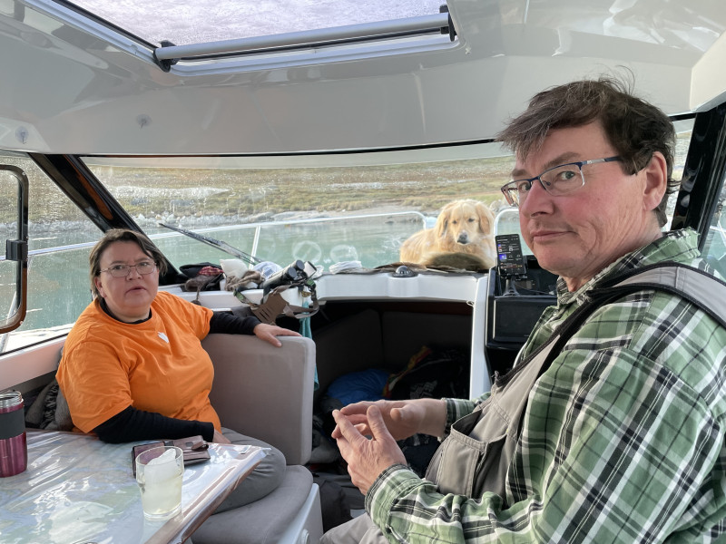 2023-09-09-1931_Gode_1-Hund_Emily-People_Anna-Hessler-Labansen-People_Soeren-Labansen