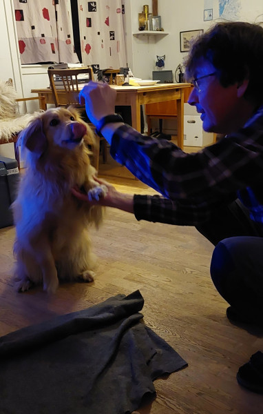 2023-11-06-1913_Gode_1-Hund_Emily-People_Soeren-Labansen