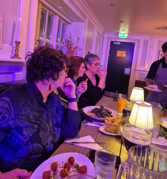 Tandtøsserne spiser sammen