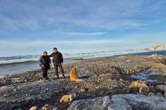 Is fra gletcheren inde i Nuuk Fjorden samler sig foran Nuuk