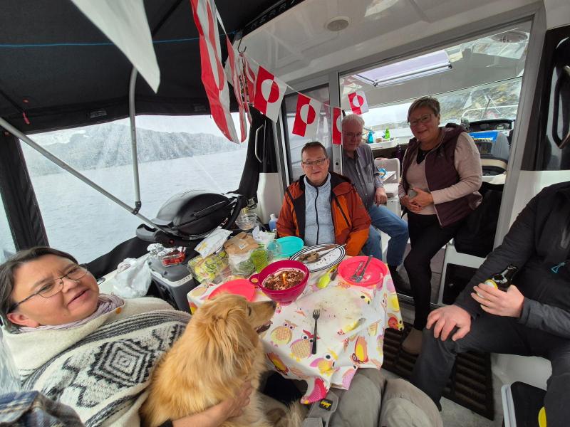 Vi holder fødselsdagsfest i Natsilik