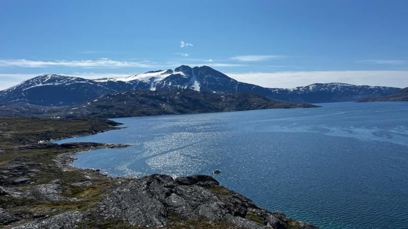 Inde i fjord før Napasoq