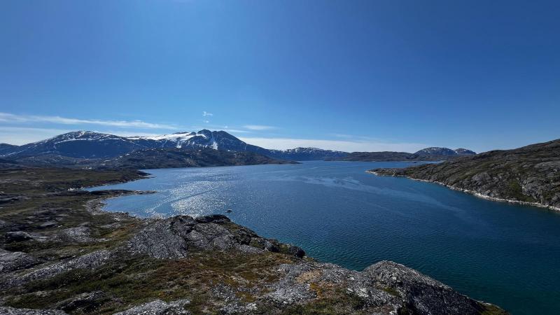 Inde i fjord før Napasoq